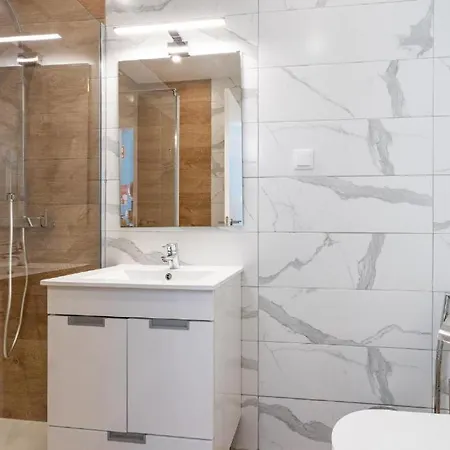 Deluxe Oldtown By Umbral