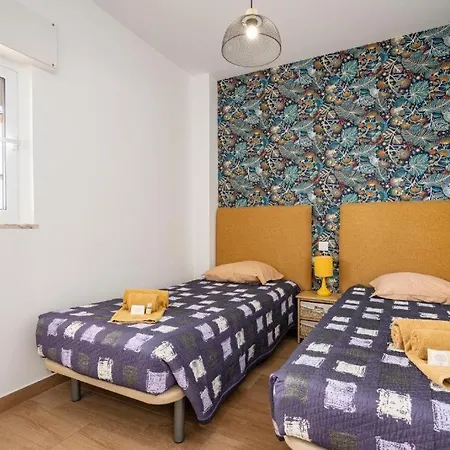 Deluxe Oldtown By Umbral